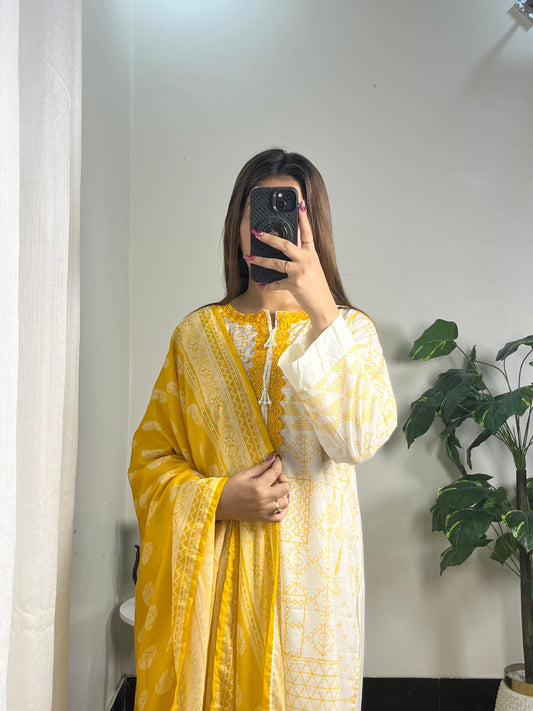 3PC Lawn Printed AP – 339